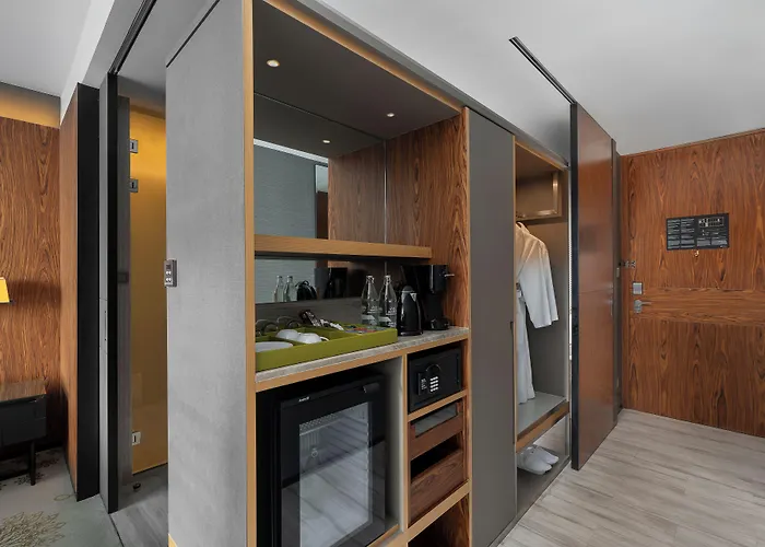 Hyatt Regency Sukhumvit Hotel 5*