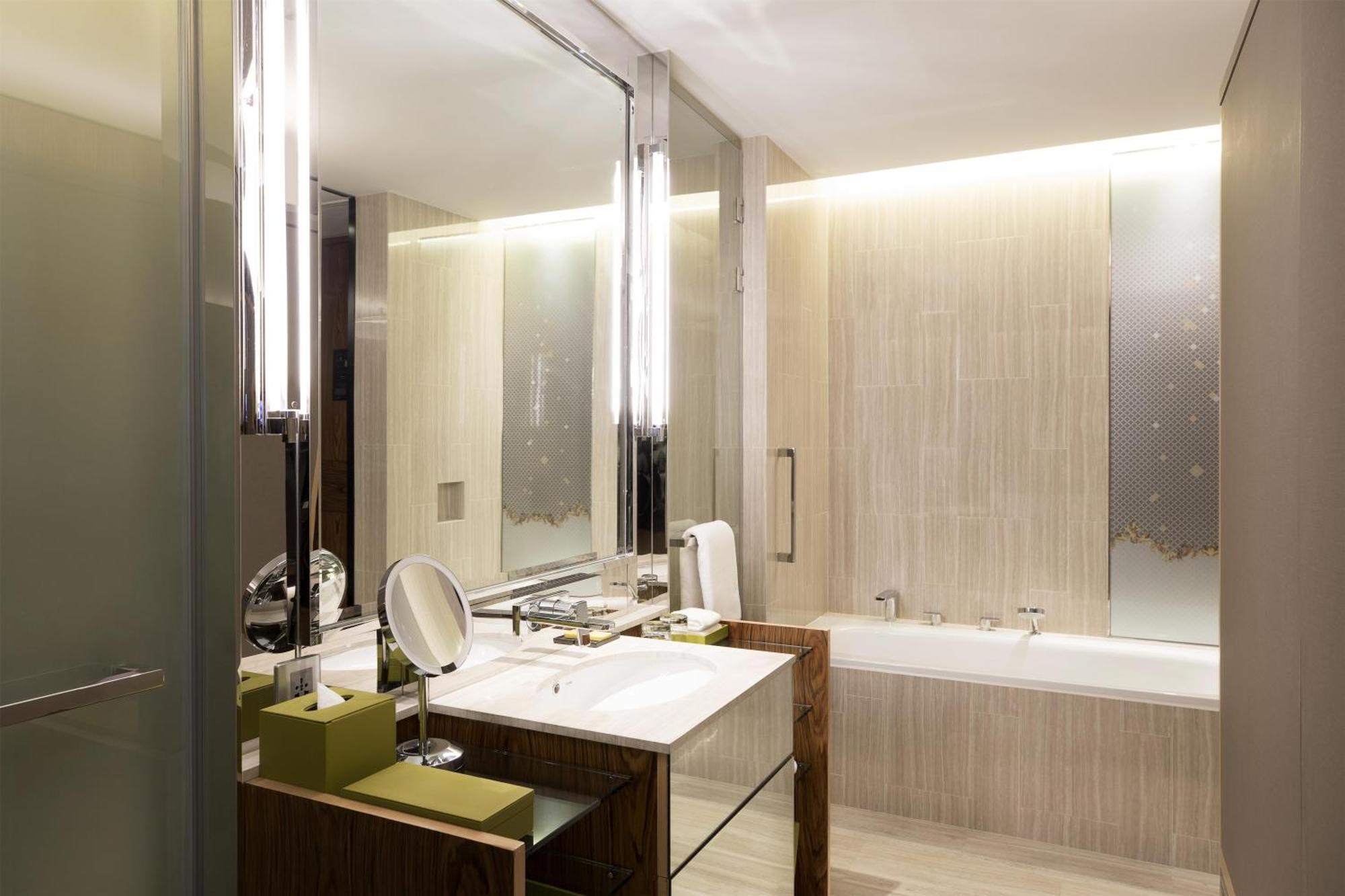 HOTEL HYATT REGENCY BANGKOK SUKHUMVIT, BANGKOK